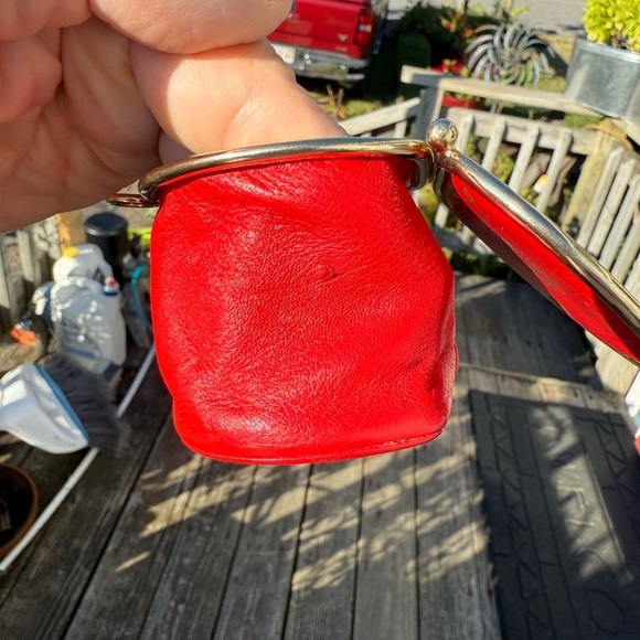Vintage Red With Rose Pop Up Snap Clasp Change Purse - Picture 6 of 9